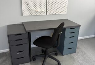 IKEAの引き出し付きデスク＆チェアセット