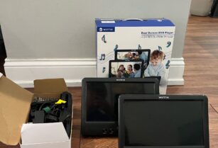 【取引中】ポータブルDVDプレーヤー