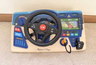 お取引き中】車運転おもちゃ (Melissa & Doug)