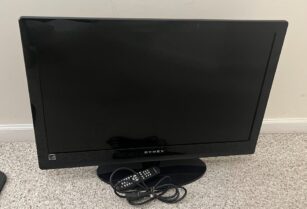 値下げ】$15→8 32インチ 液晶テレビ（Dynex製・リモコン付き）