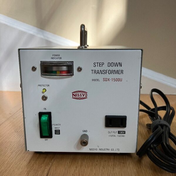 お取引中】日章変圧器1500W