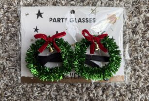 クリスマスのリースの眼鏡