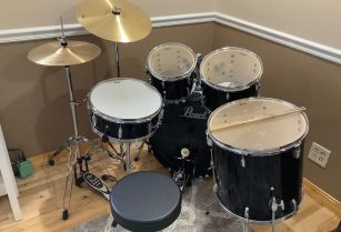 Pearl Drum Roadshow set とイス