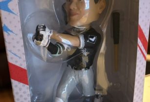 White sox村上選手 Bobblehead 売ります。