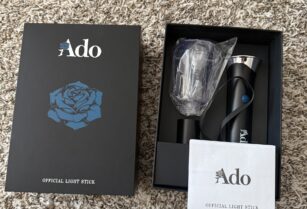 Adoのペンライト（コンサート会場にて購入）