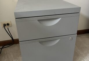 ファイルキャビネット2 売ります。