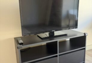 Element 40” 1080p Full HD Smart TV