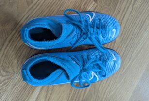 Nikeサッカー靴（サイズ1Y)