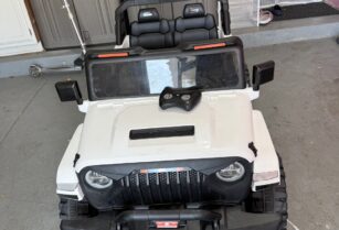 【取引中】電動トイカー 2人乗り(新品購入使用１年)